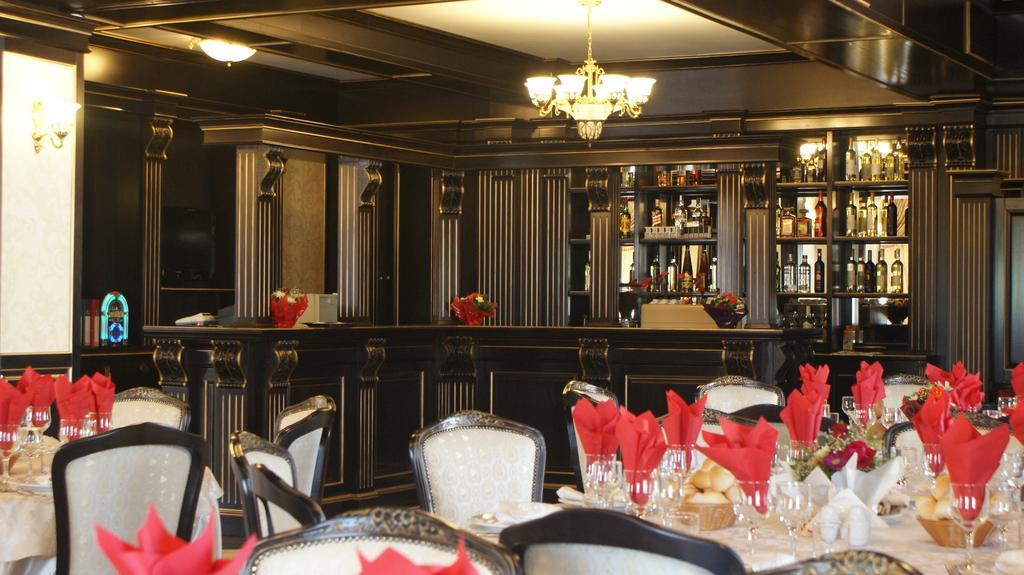 Hotel Premier Class Valea Lupului  ภายนอก รูปภาพ