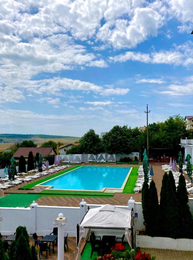 Hotel Premier Class Valea Lupului  ภายนอก รูปภาพ