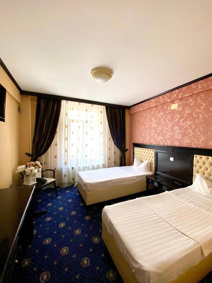 Hotel Premier Class Valea Lupului  ภายนอก รูปภาพ